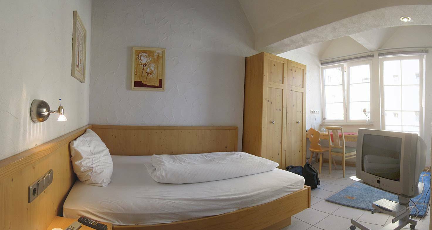 Dreikoenig Aparthotel Крайлсхайм Стая снимка